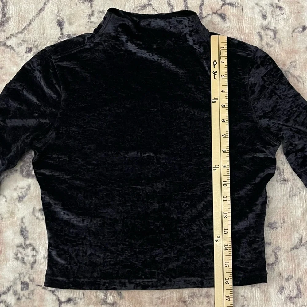 Lululemon All Aligned Mock Neck Crop Long Sleeve Crushed Velvet Black Top Size 6